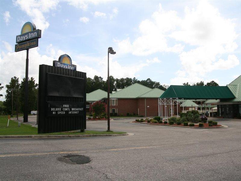 Days Inn By Wyndham Petersburg/South Fort Lee Eksteriør billede