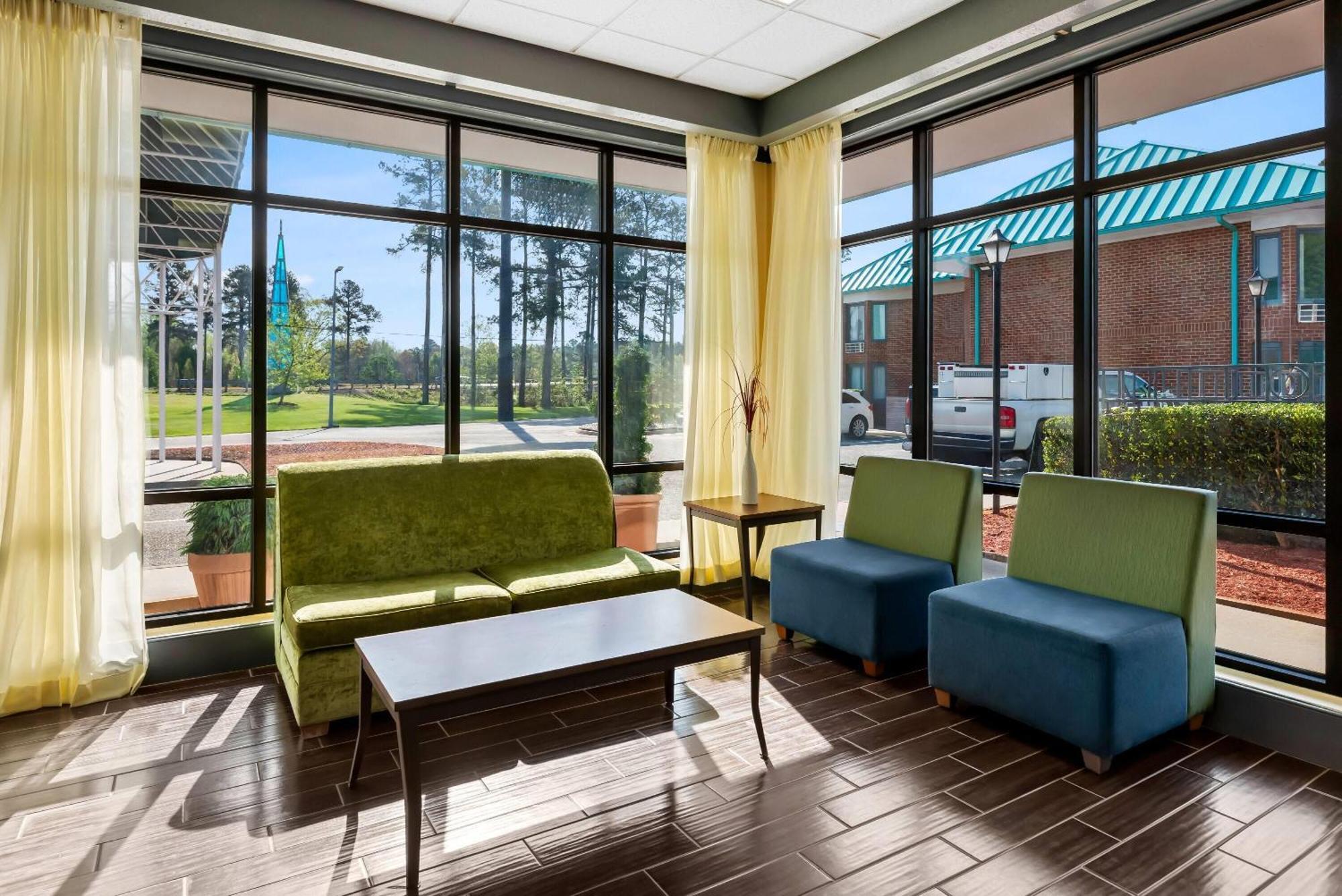 Days Inn By Wyndham Petersburg/South Fort Lee Eksteriør billede
